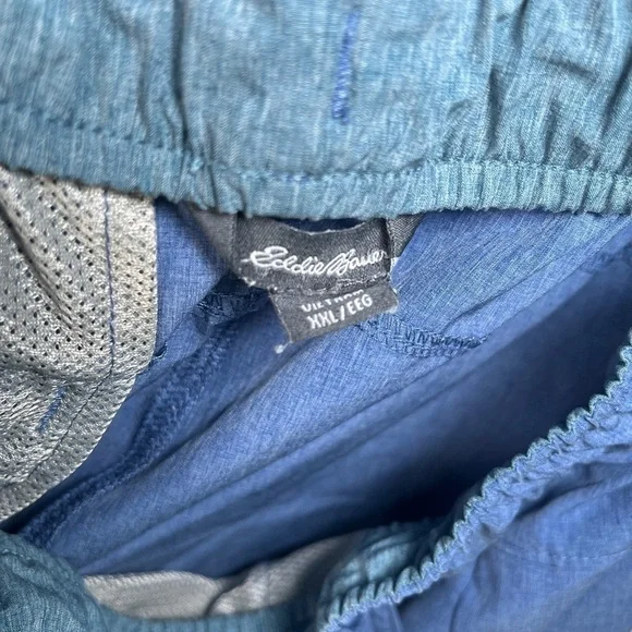 XXL Eddie Bauer Men’s blue swim trunks shorts w/ pockets - Picture 4 of 4